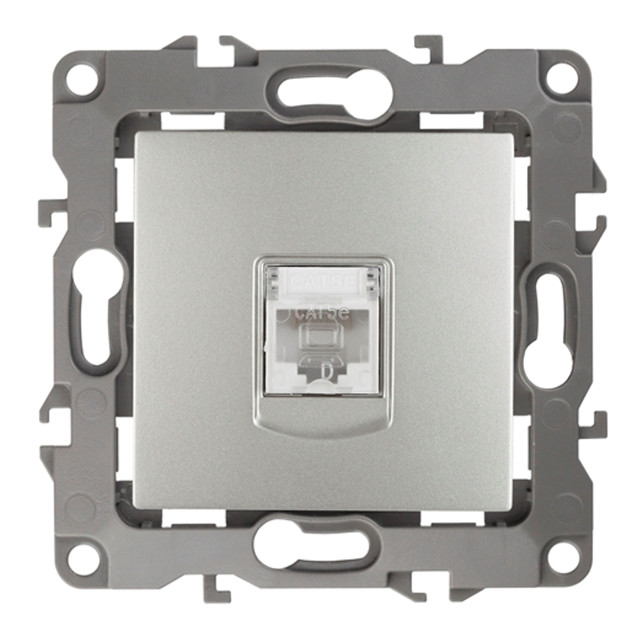 ���������� ������� ������������ 1 ���� ��� ����� 12 RJ45 ��������  